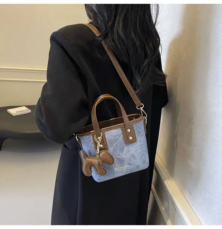 Cross-Border Women's Bucket Bag 2026 Grey Black Gold Chain — feature 22