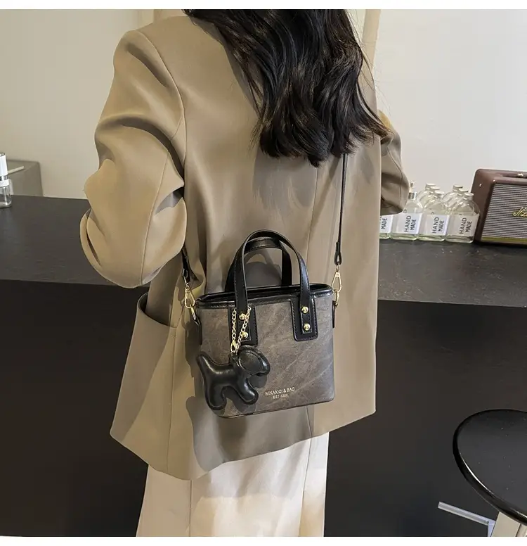 Cross-Border Women's Bucket Bag 2026 Grey Black Gold Chain — feature 25