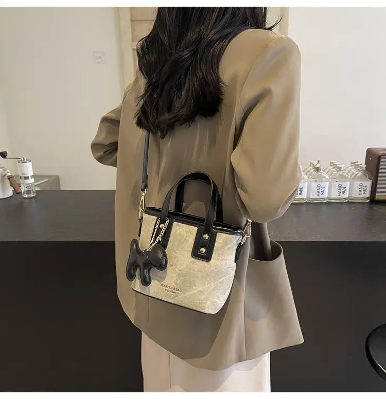 Cross-Border Women's Bucket Bag 2026 Grey Black Gold Chain — feature 31