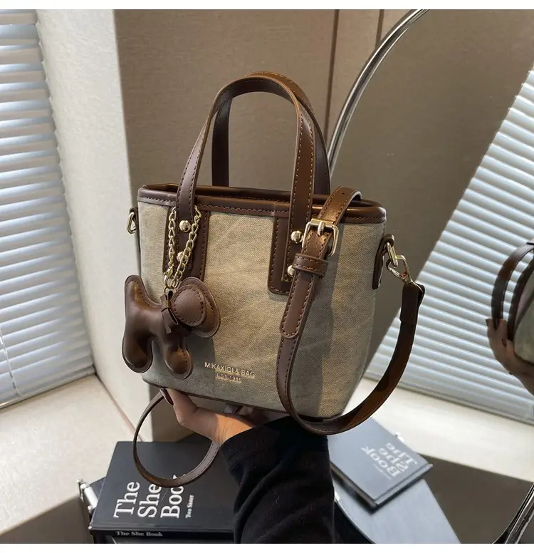 Cross-Border Women's Bucket Bag 2026 Grey Black Gold Chain - Image 4