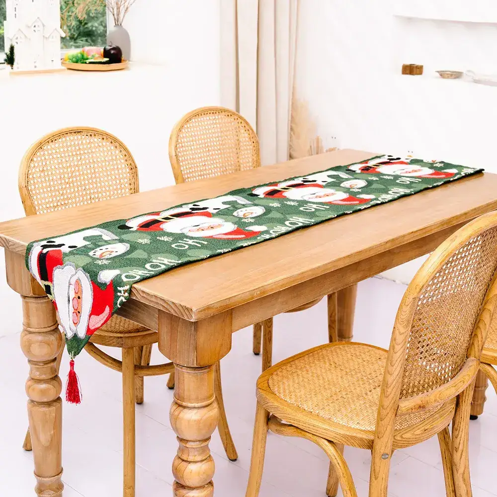 Knitted Red Rose Table Flag Decor for Christmas - Image 11