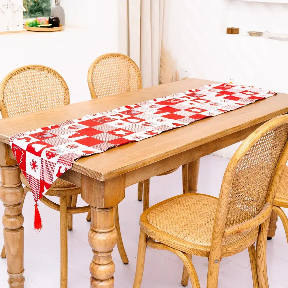 Knitted Red Rose Table Flag Decor for Christmas - Image 13