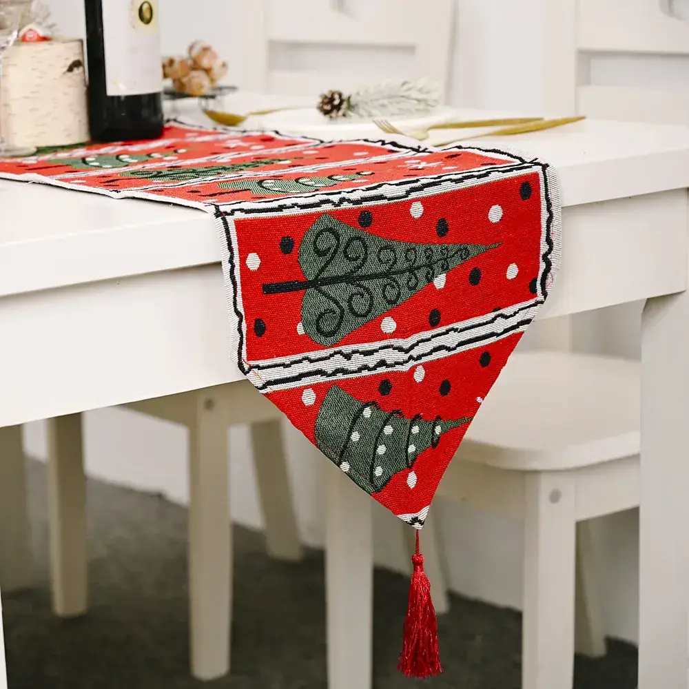 Knitted Red Rose Table Flag Decor for Christmas - Image 3