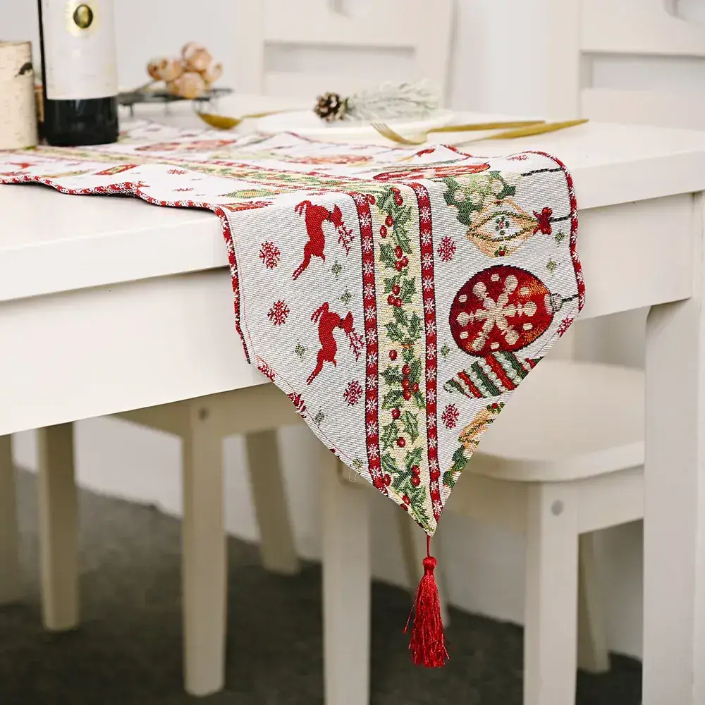 Knitted Red Rose Table Flag Decor for Christmas - Image 4
