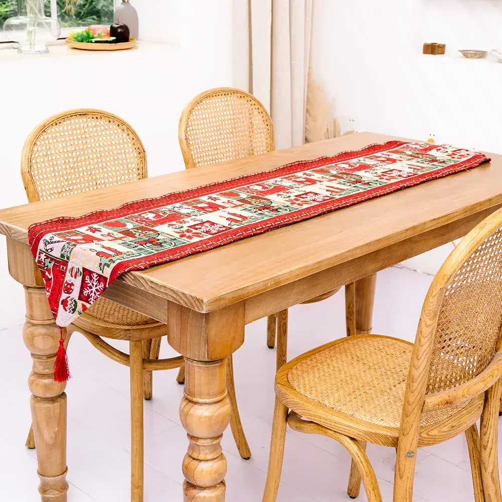 Knitted Red Rose Table Flag Decor for Christmas - Image 8