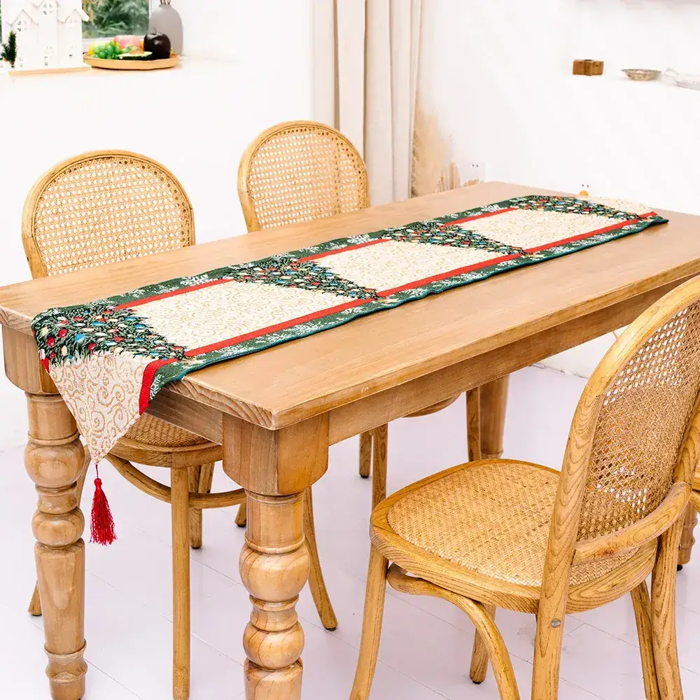 Knitted Red Rose Table Flag Decor for Christmas - Image 9