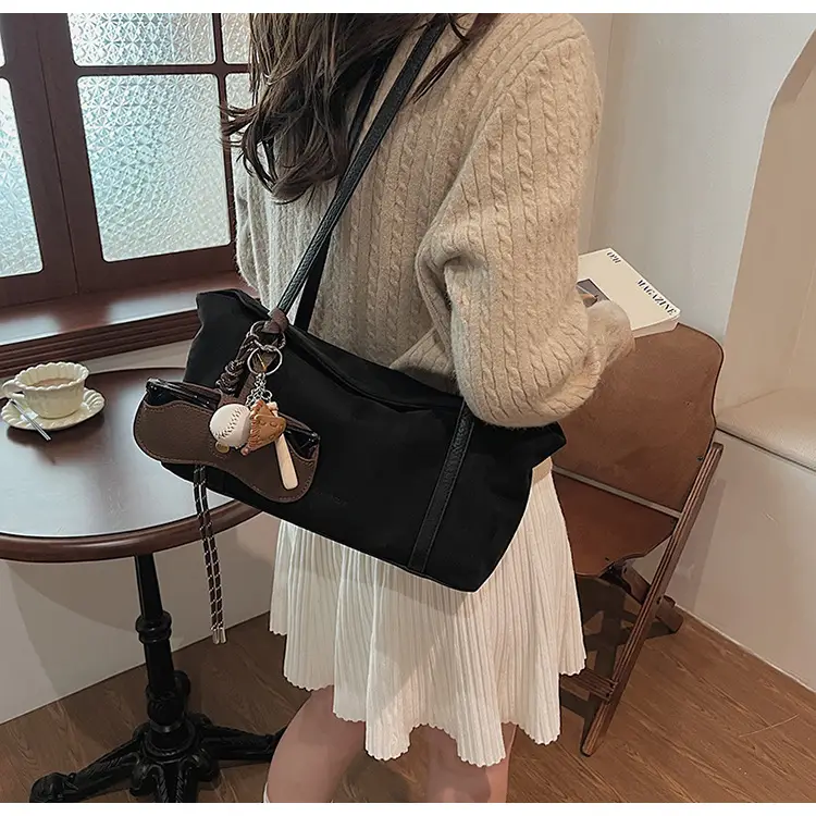 Vintage Frosted Women's Shoulder Bag 2024 — feature 11