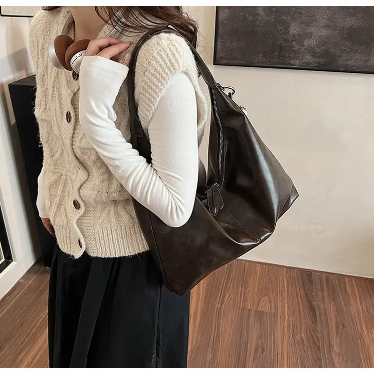Women's Large Capacity Grey Leather Tote Bag — feature 10