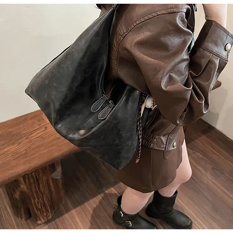 Women's Large Capacity Grey Leather Tote Bag — feature 11