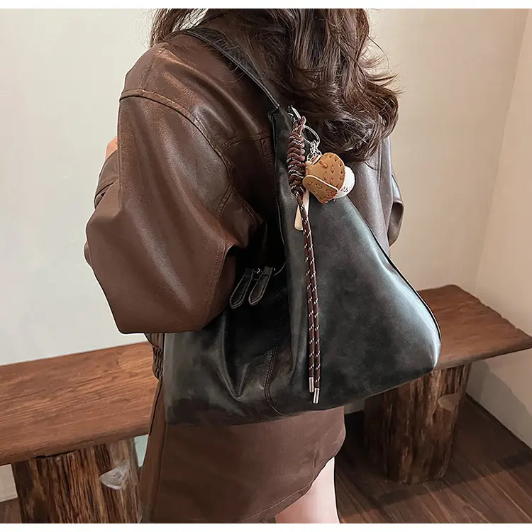Women's Large Capacity Grey Leather Tote Bag — feature 12