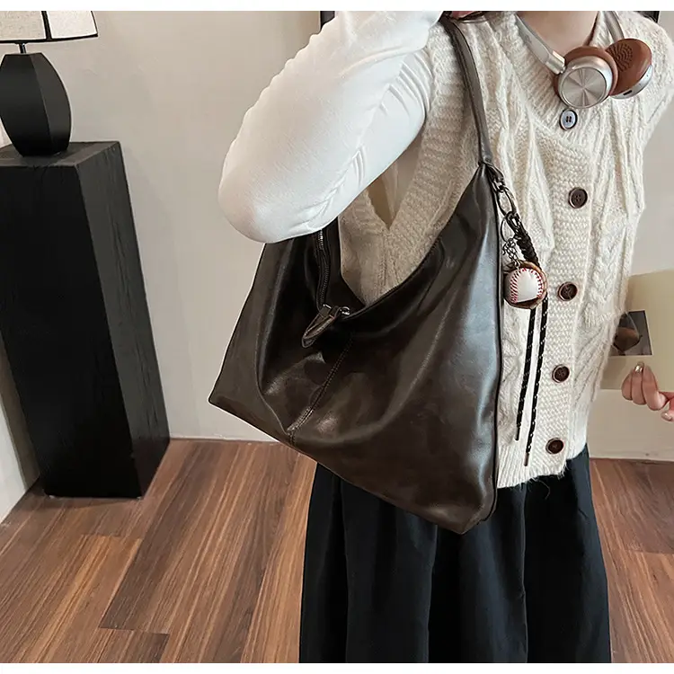 Women's Large Capacity Grey Leather Tote Bag — feature 8