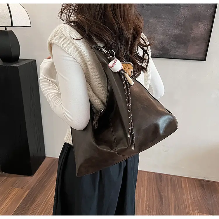 Women's Large Capacity Grey Leather Tote Bag — feature 9