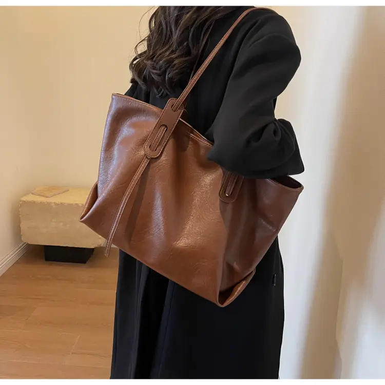 Trendy Brown Soft Shoulder Bag for Women 2026 β feature 17