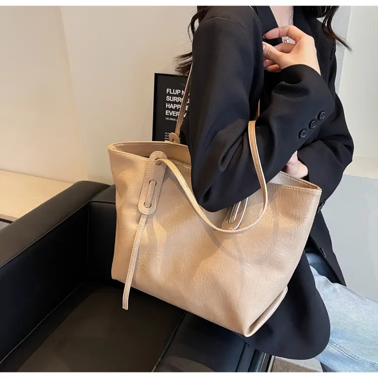 Trendy Brown Soft Shoulder Bag for Women 2026 β feature 23