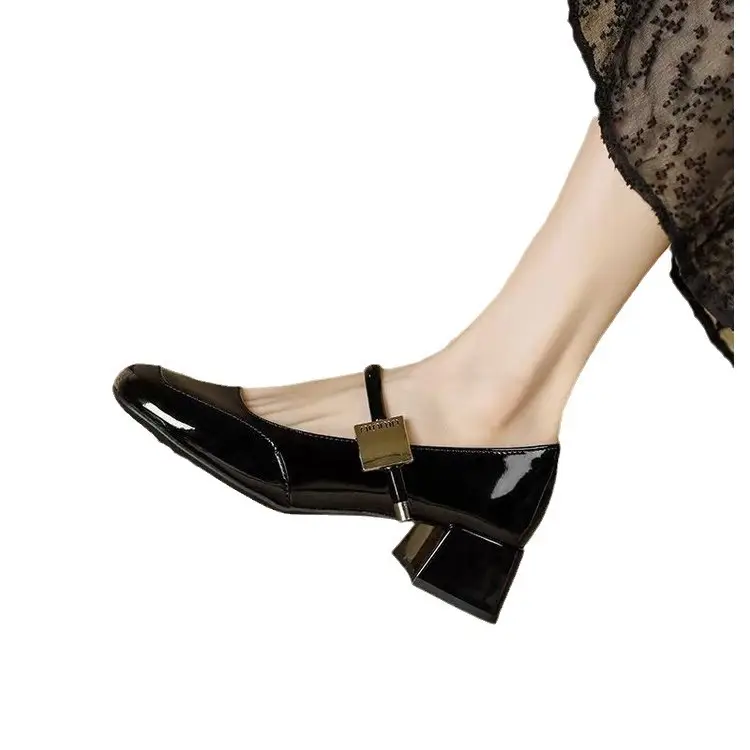 Vintage Mary Elegant Chanel Style Small Leather Shoes Women's Shallow Mouth 2024 New Evening Style French Fashionable Lightweight Single-layer Shoes for Women - Image 8