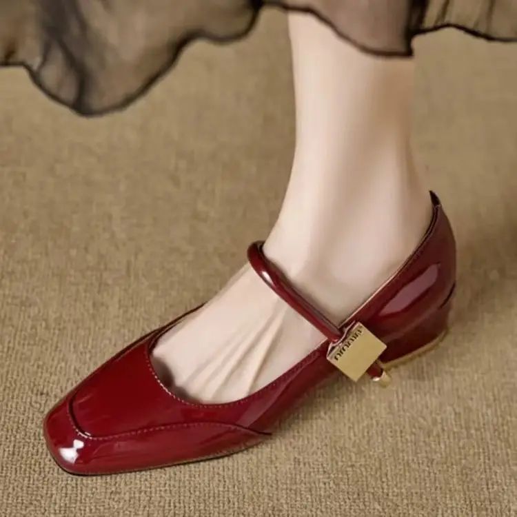 Vintage Mary Elegant Chanel Style Small Leather Shoes Women's Shallow Mouth 2024 New Evening Style French Fashionable Lightweight Single-layer Shoes for Women — feature 13