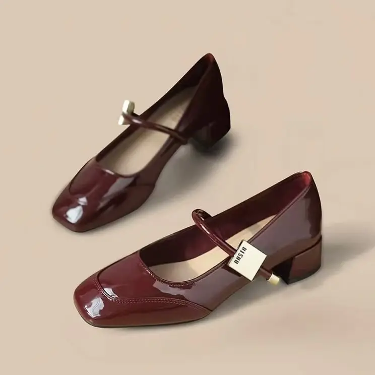 Vintage Mary Elegant Chanel Style Small Leather Shoes Women's Shallow Mouth 2024 New Evening Style French Fashionable Lightweight Single-layer Shoes for Women - Image 3