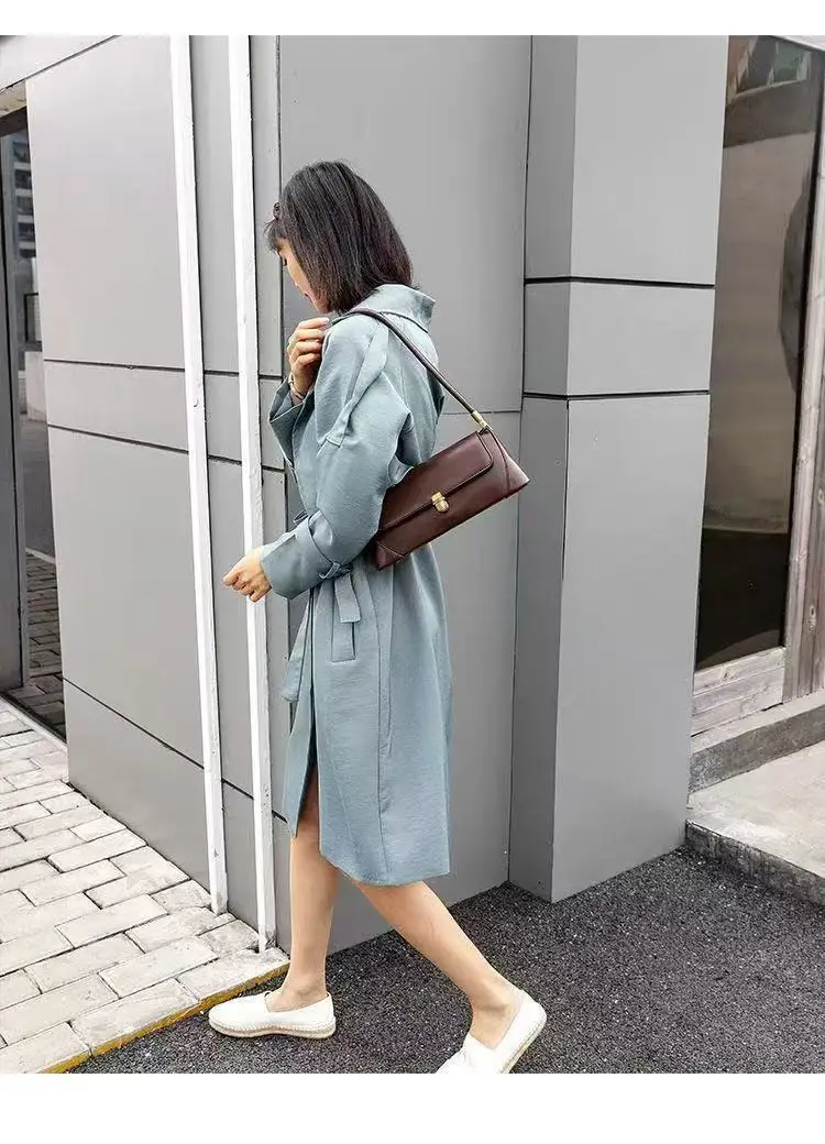 2026 Women's Brown Leather Shoulder Bag with Gold Clasp — feature 11