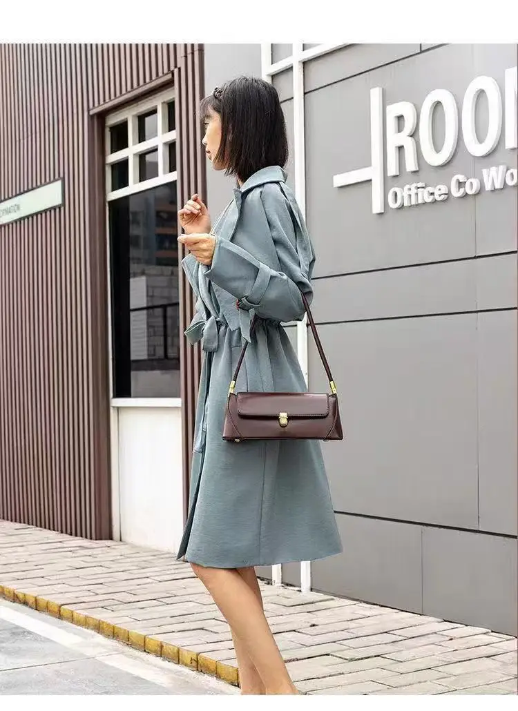 2026 Women's Brown Leather Shoulder Bag with Gold Clasp — feature 4