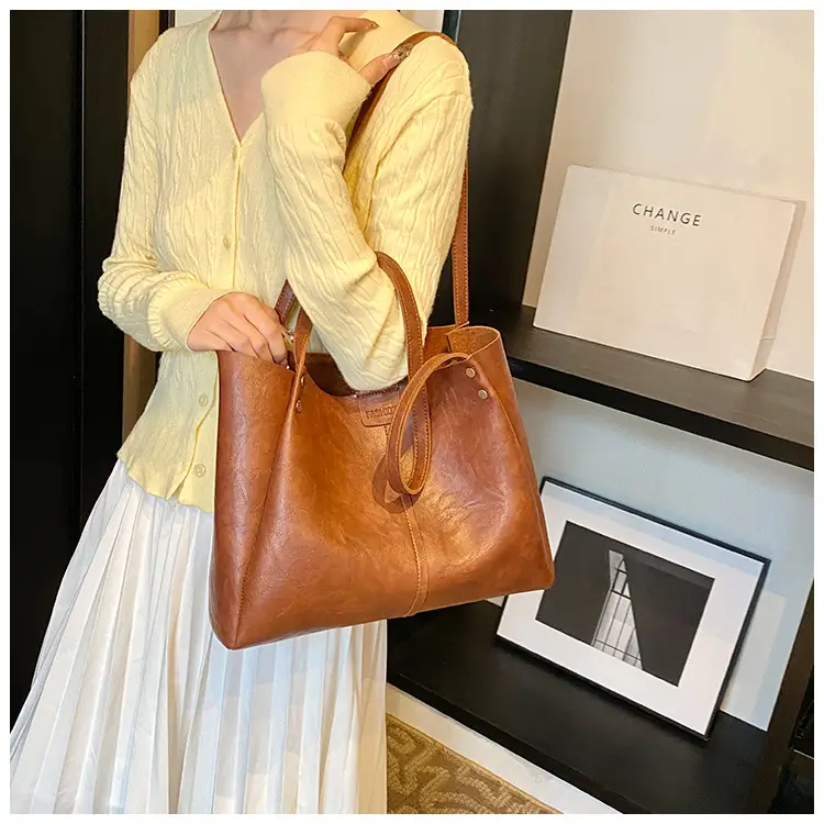 Brown Leather Retro Commuter Tote Bag 2024 — feature 15