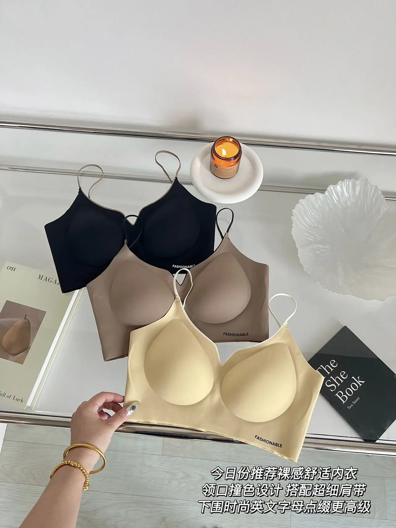 Women's Seamless Underwire-Free Bra with Chest Pads — feature 8