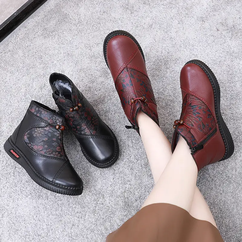 Cotton Shoes Women's Winter Old Beijing fleece-lined Thickened Middle-aged and Elderly Mother Shoes Leather Top Waterproof Non-slip Warm Snow Boots - Image 4