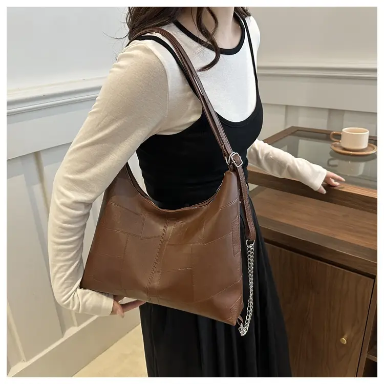 Brown Large Capacity Backshoulder Tote Bag — feature 17