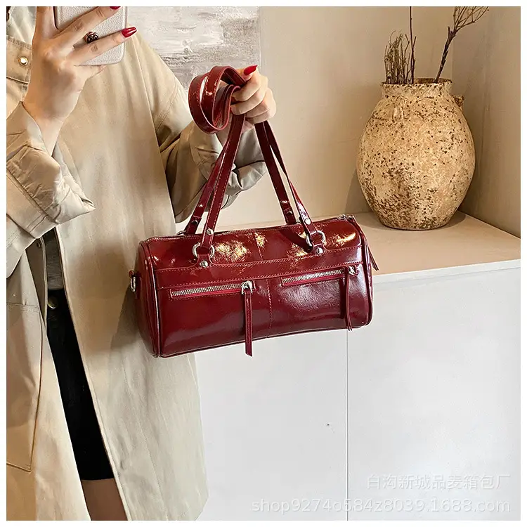 Women's Brown Leather Shoulder Bag Boston Style 2026 — feature 11