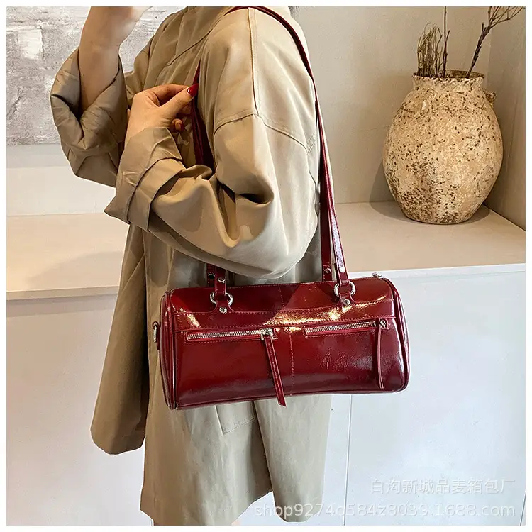 Women's Brown Leather Shoulder Bag Boston Style 2026 — feature 13