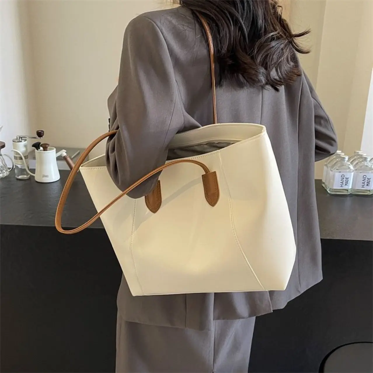 Black Leather Tote Bag for Women Large Capacity All-Match - Image 2