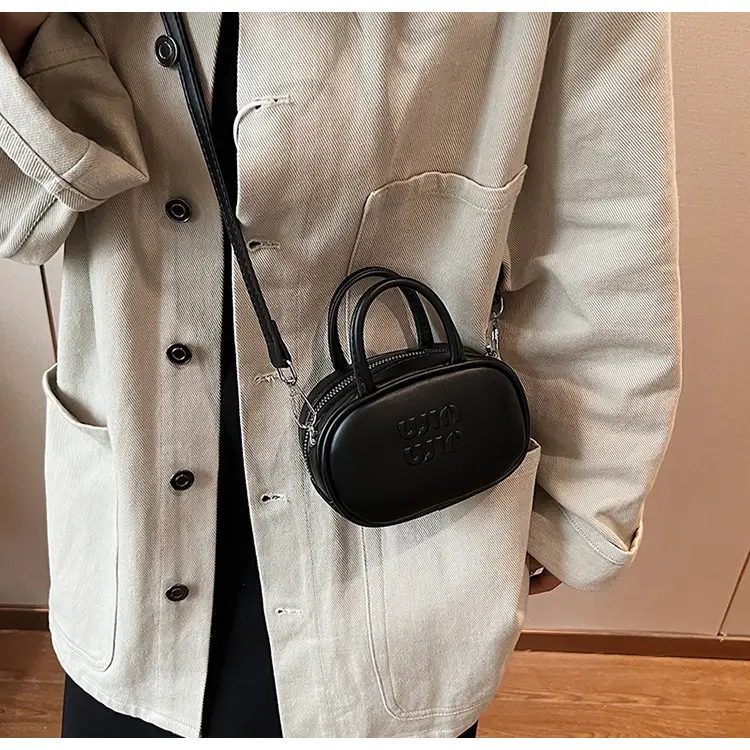 2026 New Fashion Niche Bowling Briefcase Large-Capacity Commuter Handbag High-End Shoulder Crossbody Bag — feature 29