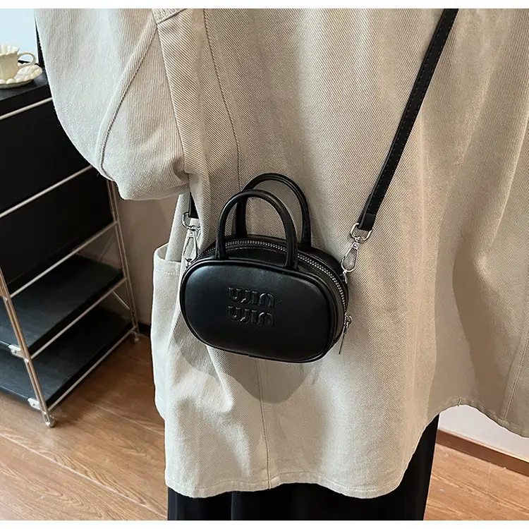 2026 New Fashion Niche Bowling Briefcase Large-Capacity Commuter Handbag High-End Shoulder Crossbody Bag — feature 31