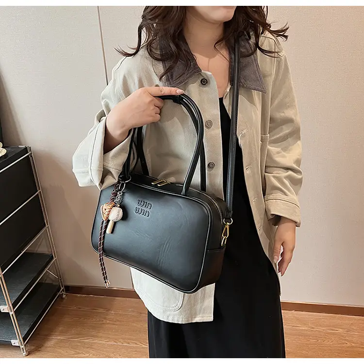 2026 New Fashion Niche Bowling Briefcase Large-Capacity Commuter Handbag High-End Shoulder Crossbody Bag — feature 33
