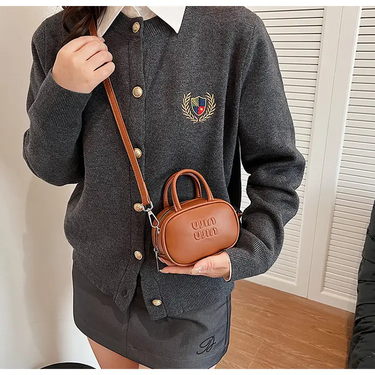 2026 New Fashion Niche Bowling Briefcase Large-Capacity Commuter Handbag High-End Shoulder Crossbody Bag — feature 43