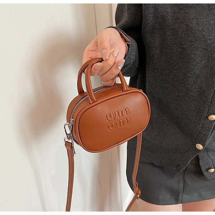 2026 New Fashion Niche Bowling Briefcase Large-Capacity Commuter Handbag High-End Shoulder Crossbody Bag — feature 45