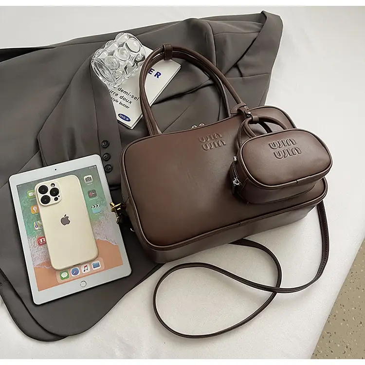 2026 New Fashion Niche Bowling Briefcase Large-Capacity Commuter Handbag High-End Shoulder Crossbody Bag — feature 7