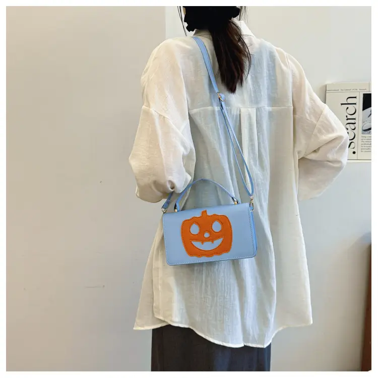 Women's Halloween Pumpkin Smiley Shoulder Bag 2024 — feature 10