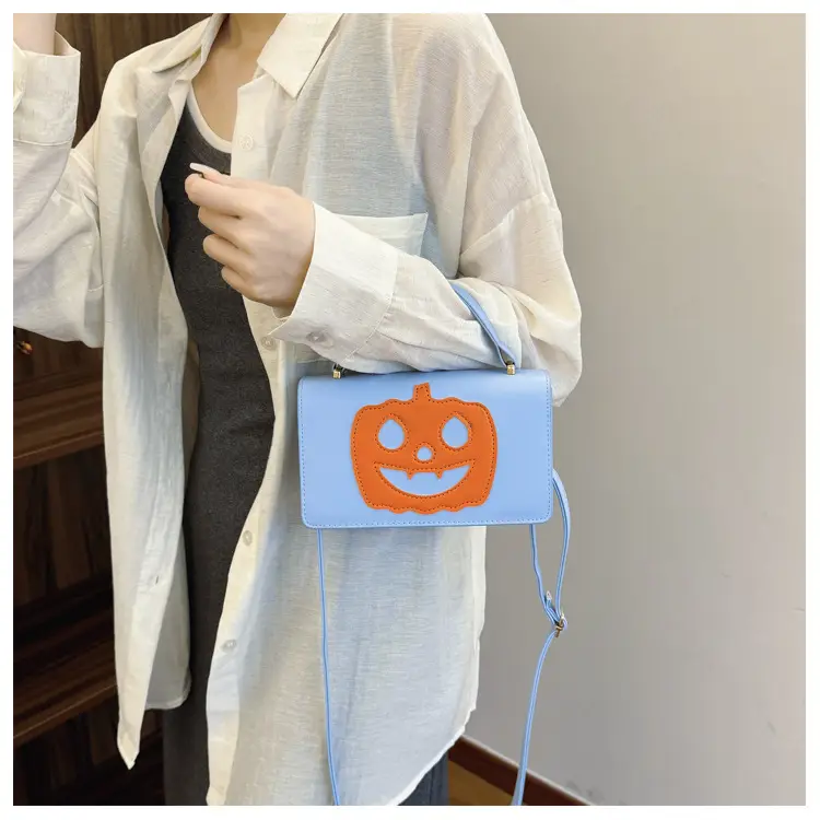 Women's Halloween Pumpkin Smiley Shoulder Bag 2024 — feature 12