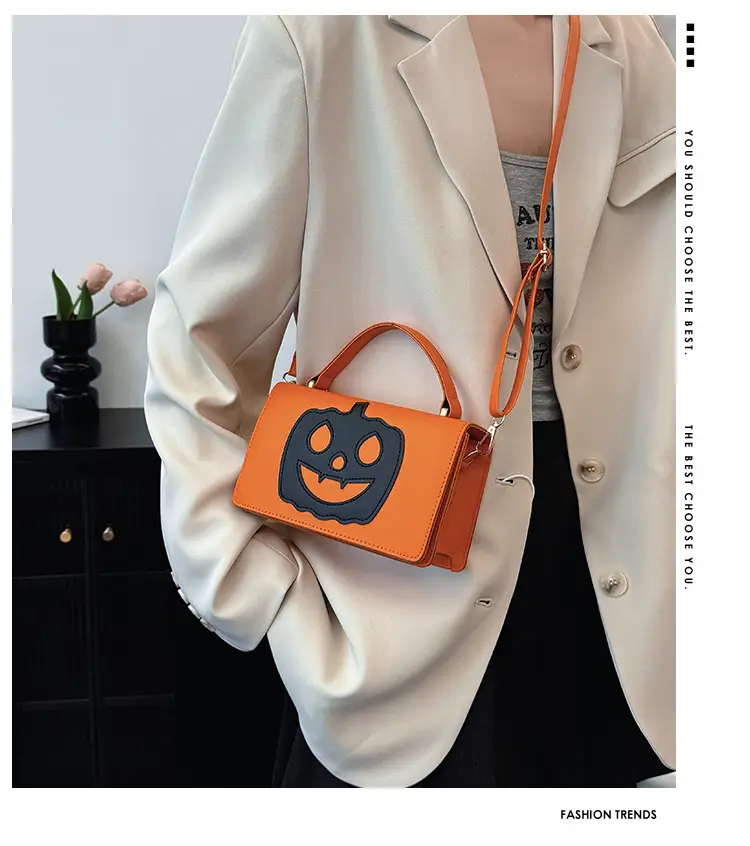 Women's Halloween Pumpkin Smiley Shoulder Bag 2024 — feature 2