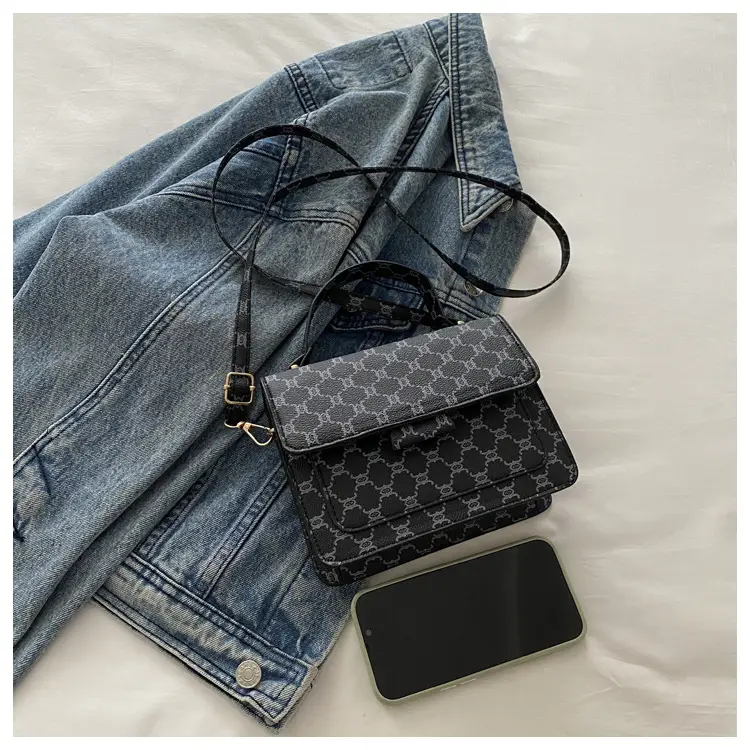 2024 New Retro Textured Crossbody Bag Women — feature 10