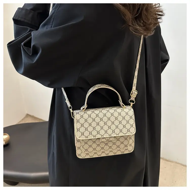 2024 New Retro Textured Crossbody Bag Women — feature 13