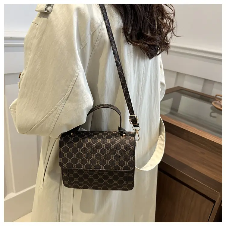 2024 New Retro Textured Crossbody Bag Women — feature 16