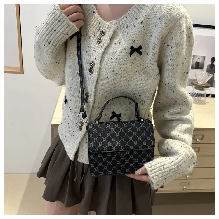 2024 New Retro Textured Crossbody Bag Women — feature 18