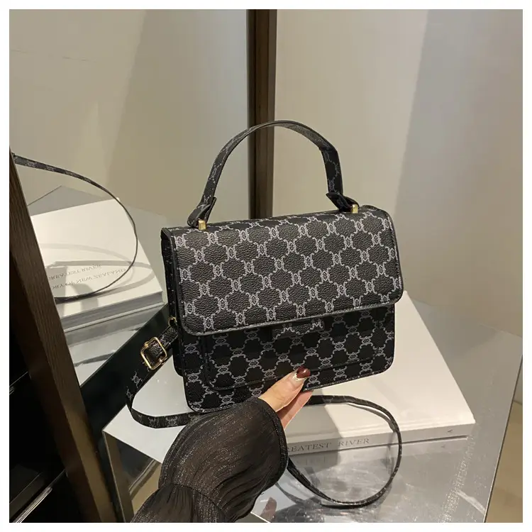 2024 New Retro Textured Crossbody Bag Women — feature 26