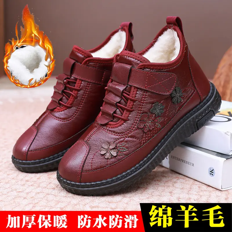 Cotton shoes women's 2024 winter new old Beijing wool fleece-lined thickened soft bottom non-slip mother middle-aged snow boots - Image 2