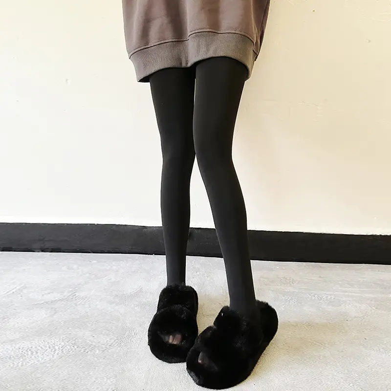 Light Leg Artifact for Women's fleece-lined Autumn and Winter Naked Black Skin-penetrating Pressure Skinny Legs Hip-lifting Warm Flower Fairy Black Silk Water Light Socks