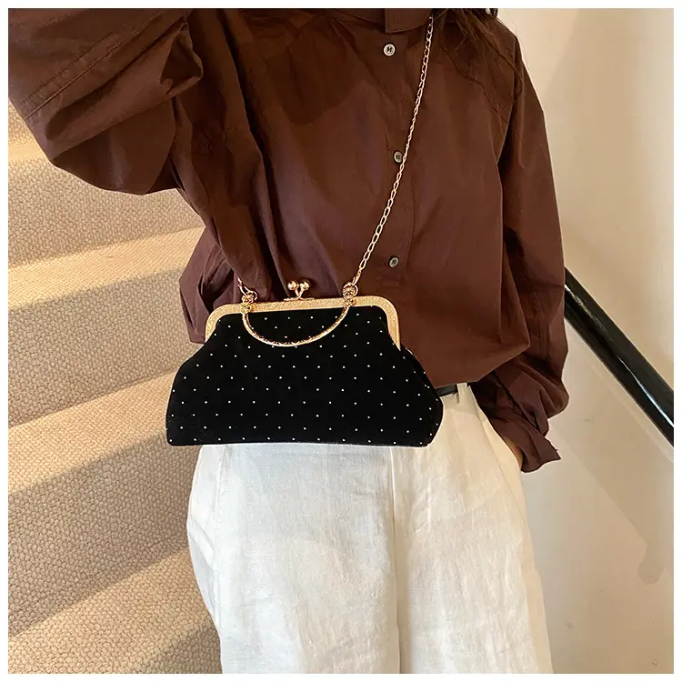 Women's Chain Shoulder Crossbody Bag with Metal Buckle — feature 24