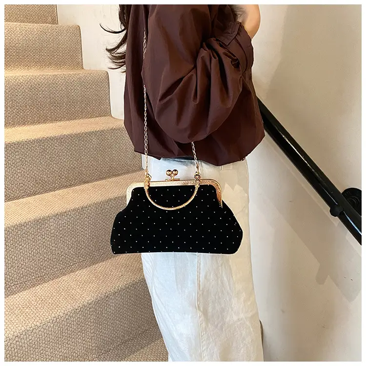 Women's Chain Shoulder Crossbody Bag with Metal Buckle — feature 25
