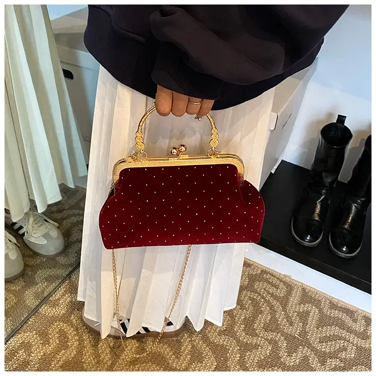 Women's Chain Shoulder Crossbody Bag with Metal Buckle — feature 27