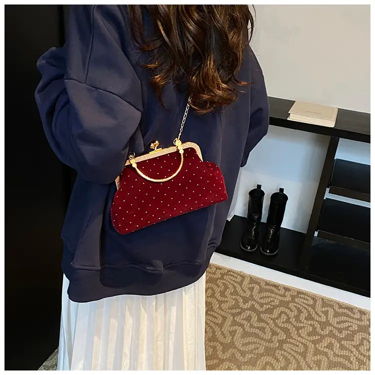 Women's Chain Shoulder Crossbody Bag with Metal Buckle — feature 31